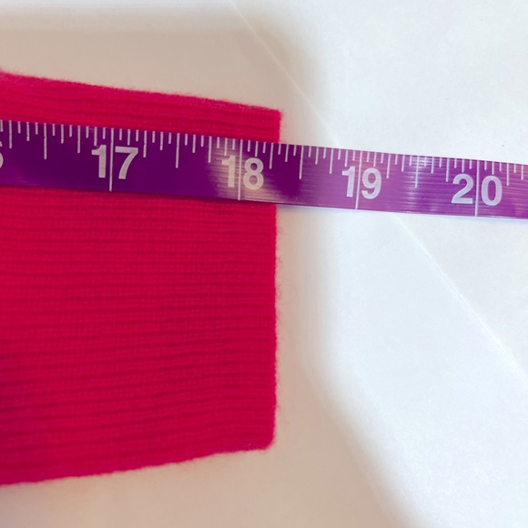 NWOT Crewcuts Kids' cashmere crewneck sweater!!! - Picture 5 of 5